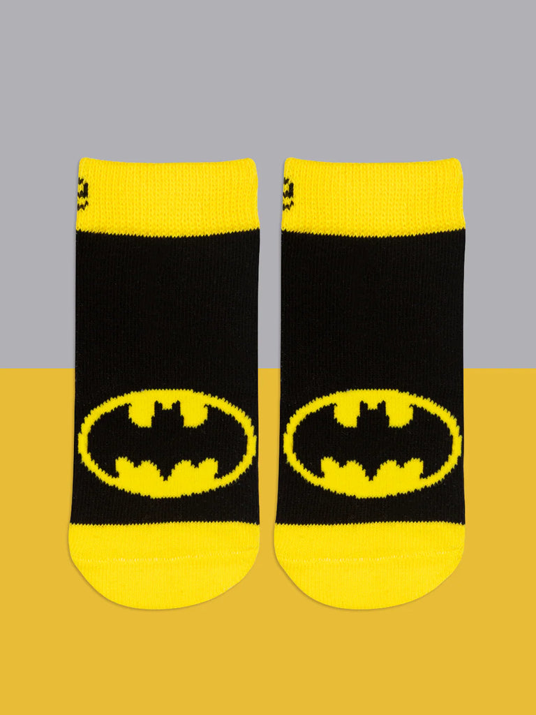 Blade & Rose Batman Socks. Pair of socks with Batman logo on a gray and yellow background