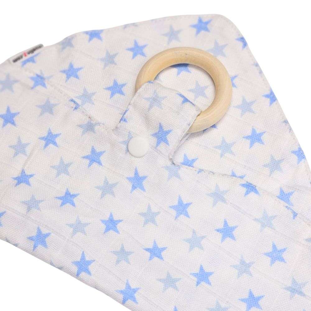Muslinz Mini Muzi - Blue Star. Baby muslin with blue star pattern and wooden teething ring on a white background