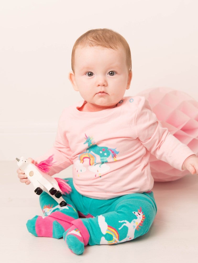 Blade & Rose Magical Rainbow Socks - bold, bright and fun! These gorgeous socks are hot pink and teal with a sweet rainbow design.