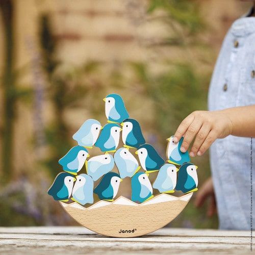This fab Janod WWF Penguin See-Saw Game is a wonderful wooden learning toy with 15 sweet penguin pieces that little one's can balance on top of a wooden iceberg!