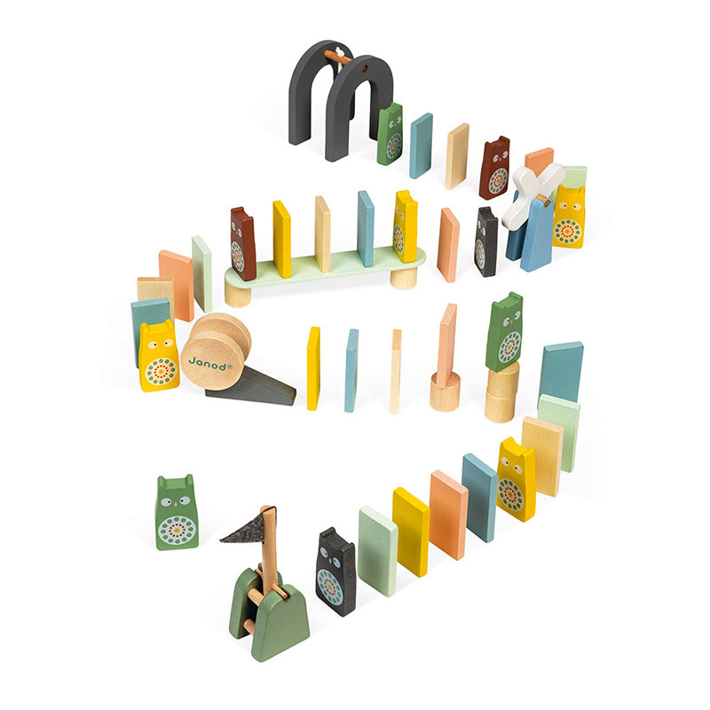 Part of the Sweet Cocoon collection, this fab dominoes set features a delicate colour palette and contain 100 pieces including owls, bridge, mill, flag, bell and slope.